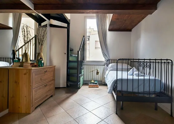 Best Location W/ Breathtaking Views Chic Palace