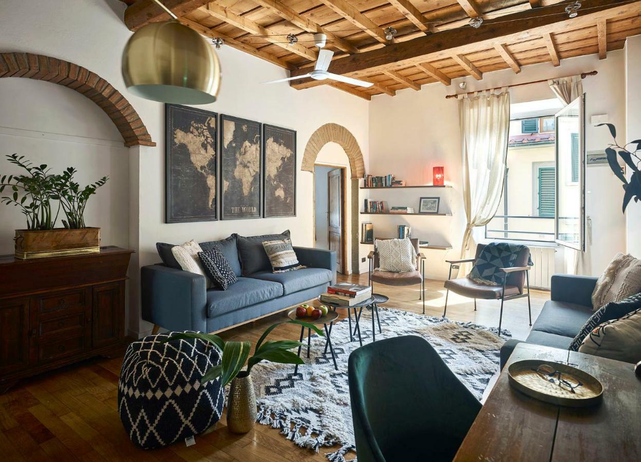Location W/ Breathtaking Views Chic Palace Apartment Florence